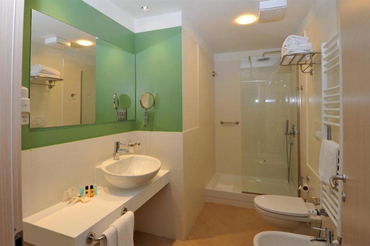 Chc Business Residence Генуя Экстерьер фото