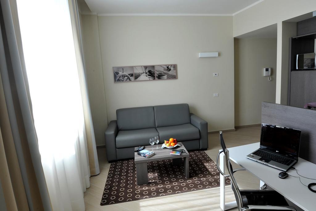 Chc Business Residence Генуя Экстерьер фото